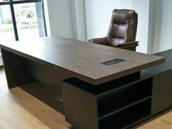 上海辦公家具全攻略 從會議桌到屏風隔斷的選購指南