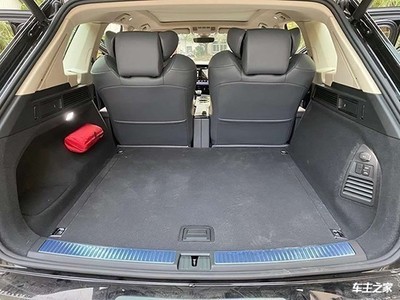 豪華再升級(jí) 林肯領(lǐng)航員航空座椅改裝案例與內(nèi)飾風(fēng)尚