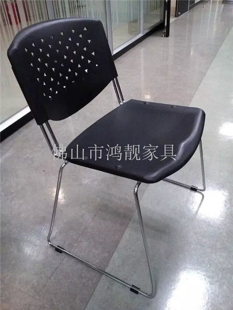 廣東日用品欄目下的部隊(duì)與公共座椅巡禮 從專(zhuān)業(yè)到民用的多元選擇